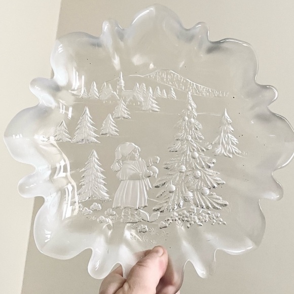 💥 VTG Mikasa Christmas Story Glass Dish - Picture 1 of 3